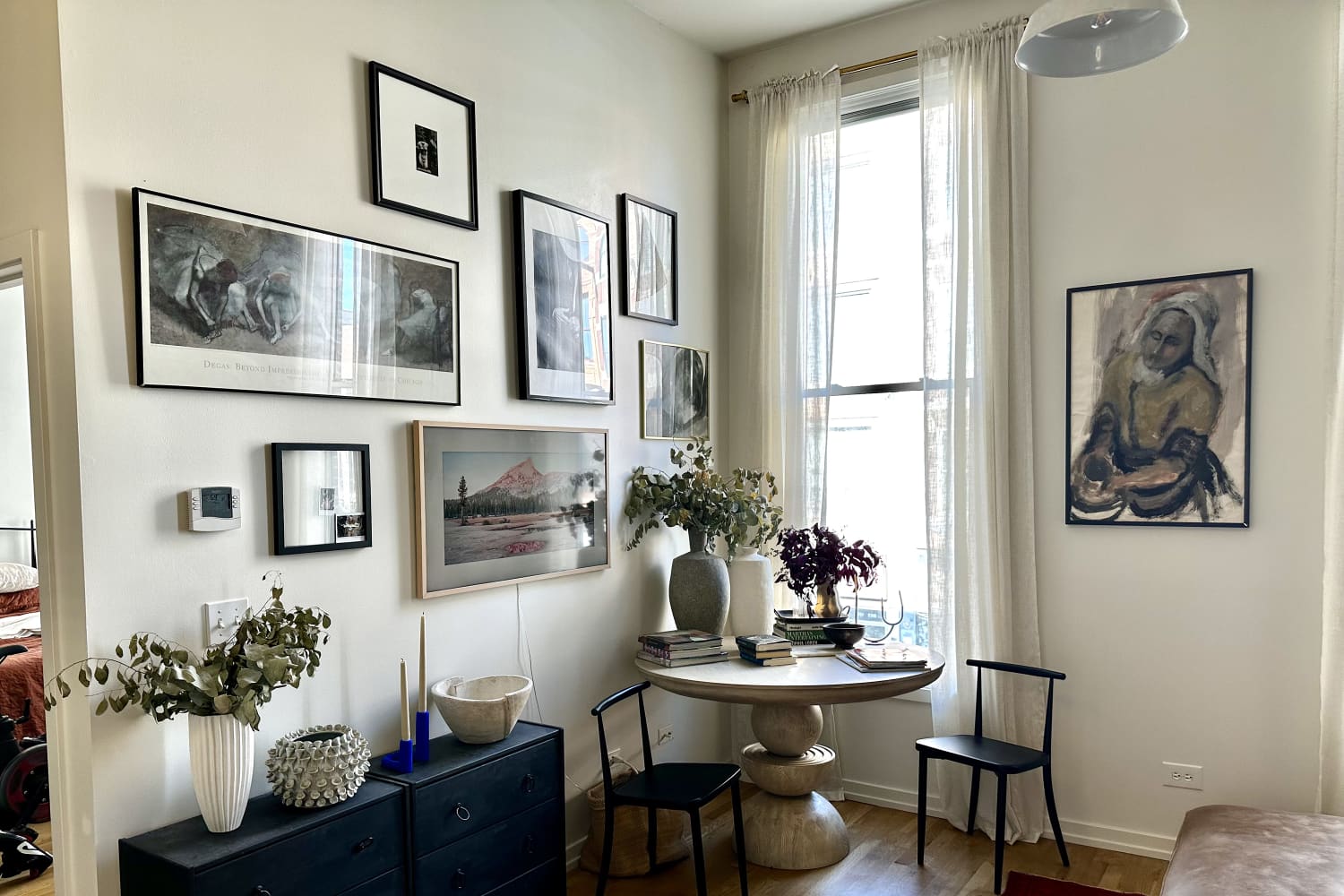 View of An Organic Modern Rental Apartment in Chicago — Photos | Apartment Therapy